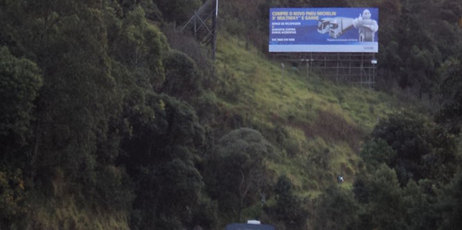 Painel Rodoviário Rod. Fernão Dias km 61 – Atibaia/SP